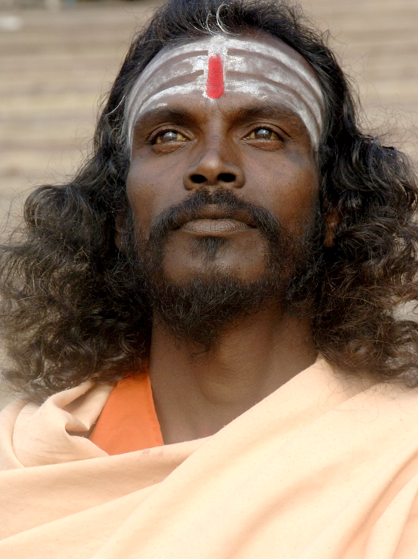 60 Brahman méditant sur les bords du Gange.Bénarès.jpg